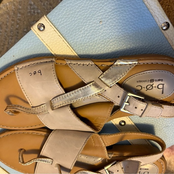 b.o.c. Cream and Gold Comfort Sandals - Picture 5 of 10